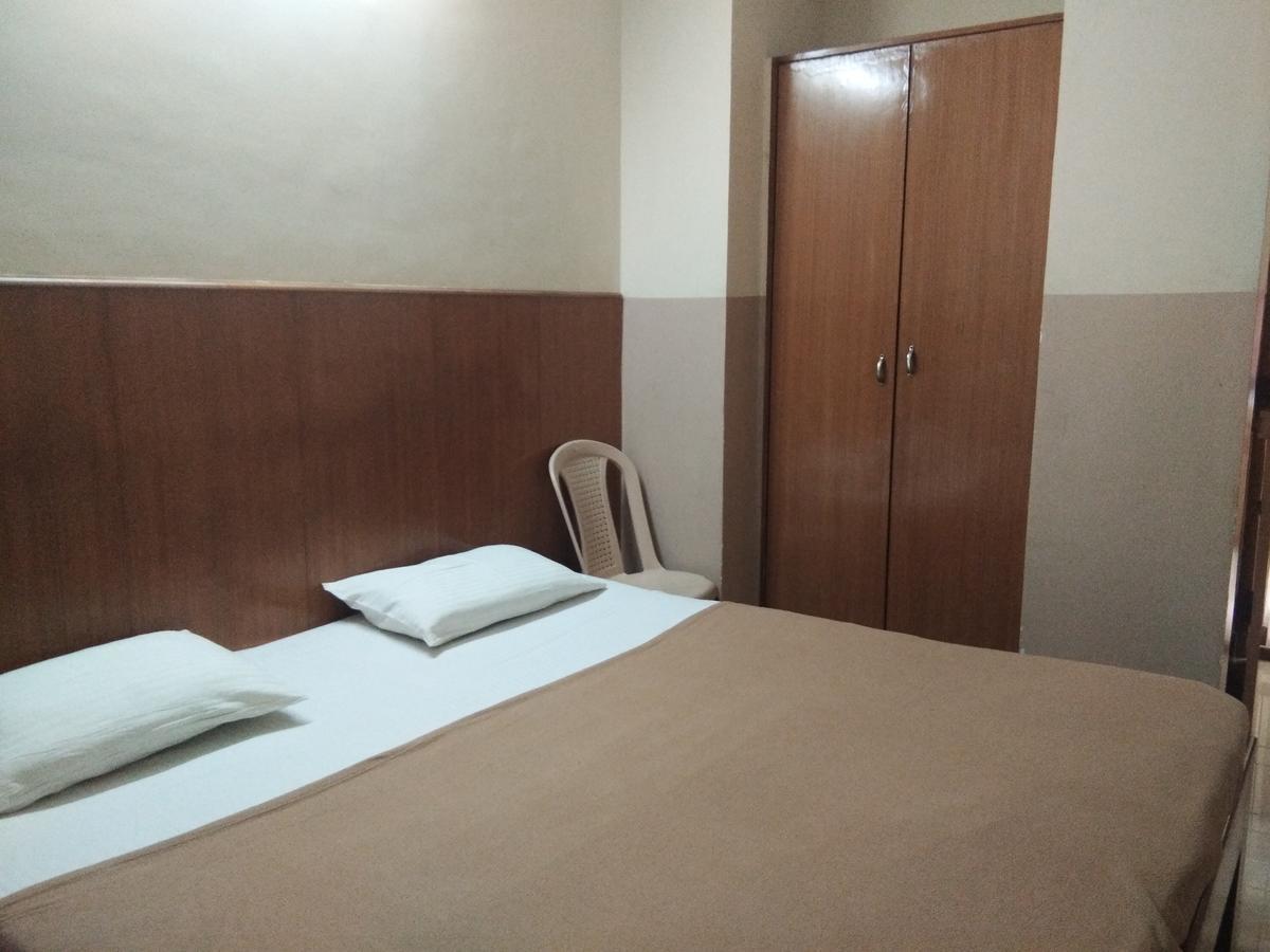 Veekay Tourist Home Бангалор Екстериор снимка
