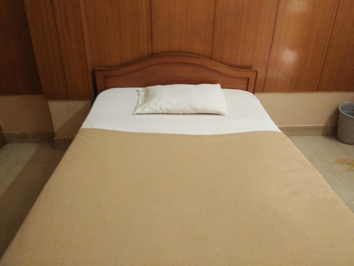 Veekay Tourist Home Бангалор Екстериор снимка