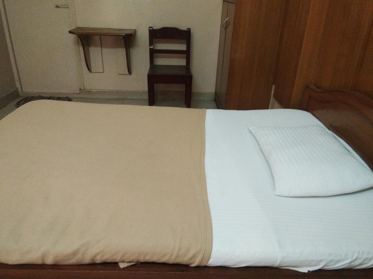 Veekay Tourist Home Бангалор Екстериор снимка